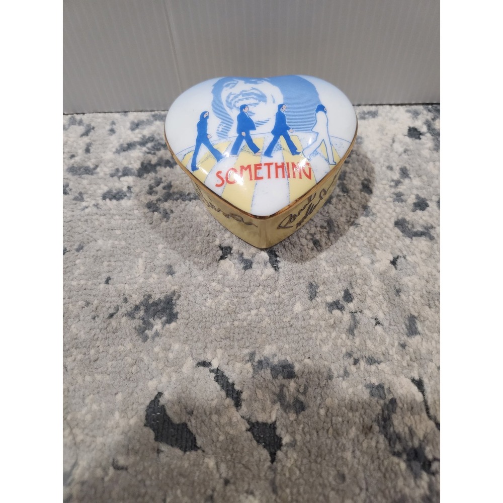 The Beatles Something Porcelain Music Box 1992 Franklin Mint Abbey Road Heart